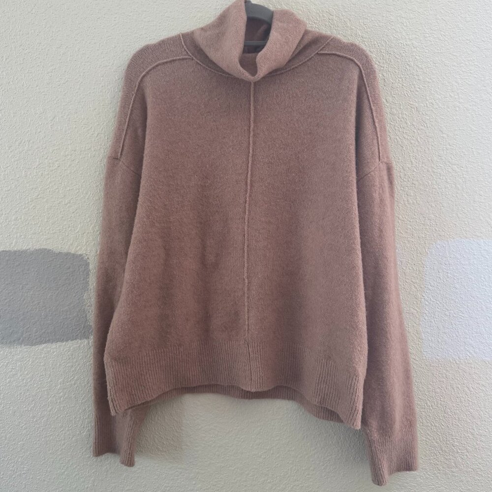 Banana Republic Center Seam Turtleneck Sweater Merino Wool Blend Sand Medium